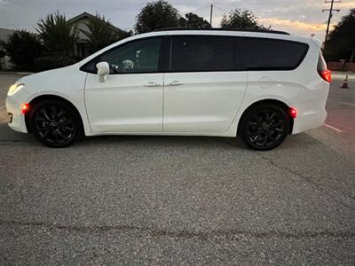 2020 Chrysler Pacifica Touring L   - Photo 7 - Rancho Cucamonga, CA 91730