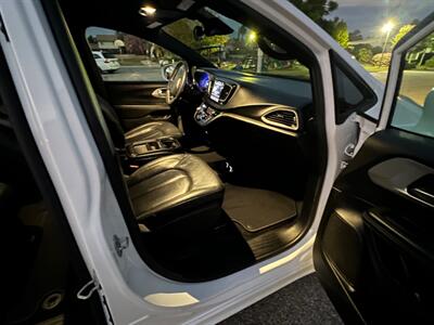2020 Chrysler Pacifica Touring L   - Photo 19 - Rancho Cucamonga, CA 91730
