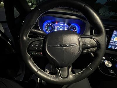 2020 Chrysler Pacifica Touring L   - Photo 9 - Rancho Cucamonga, CA 91730