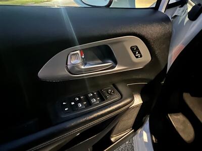 2020 Chrysler Pacifica Touring L   - Photo 13 - Rancho Cucamonga, CA 91730