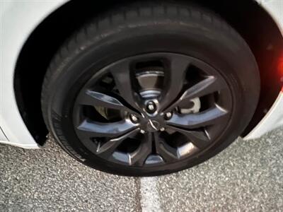 2020 Chrysler Pacifica Touring L   - Photo 29 - Rancho Cucamonga, CA 91730