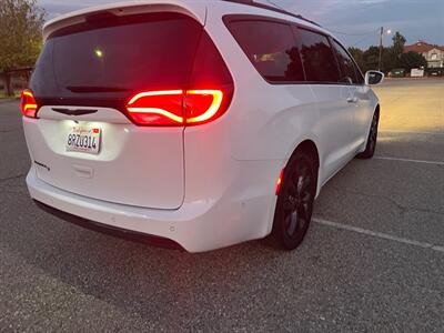 2020 Chrysler Pacifica Touring L   - Photo 6 - Rancho Cucamonga, CA 91730
