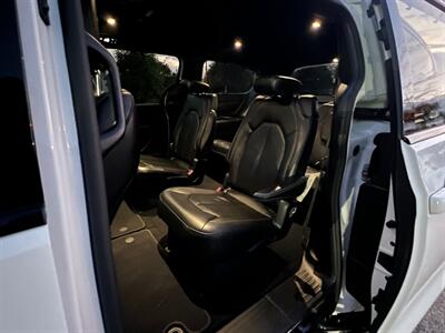 2020 Chrysler Pacifica Touring L   - Photo 21 - Rancho Cucamonga, CA 91730