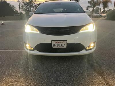 2020 Chrysler Pacifica Touring L   - Photo 2 - Rancho Cucamonga, CA 91730