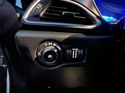 2020 Chrysler Pacifica Touring L   - Photo 14 - Rancho Cucamonga, CA 91730