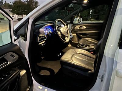 2020 Chrysler Pacifica Touring L   - Photo 18 - Rancho Cucamonga, CA 91730