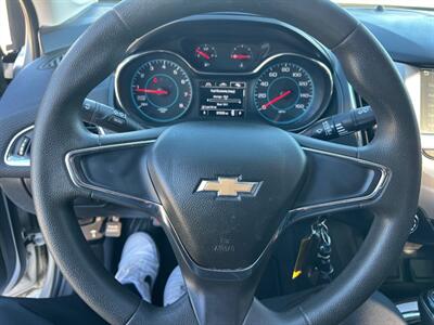 2018 Chevrolet Cruze LS Auto   - Photo 9 - Rancho Cucamonga, CA 91730