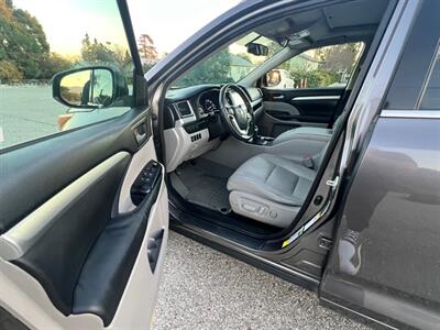2015 Toyota Highlander XLE   - Photo 10 - Rancho Cucamonga, CA 91730