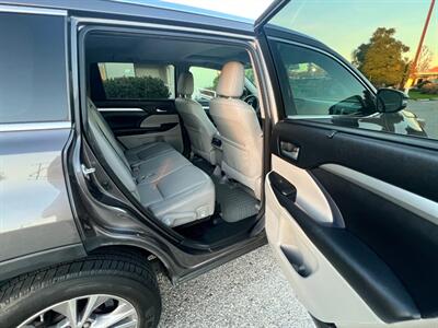 2015 Toyota Highlander XLE   - Photo 15 - Rancho Cucamonga, CA 91730