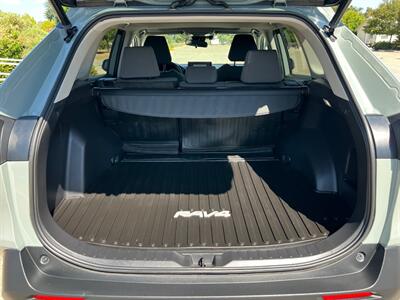 2022 Toyota RAV4 XLE   - Photo 9 - Rancho Cucamonga, CA 91730