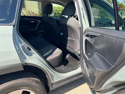 2022 Toyota RAV4 XLE   - Photo 21 - Rancho Cucamonga, CA 91730