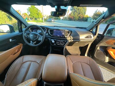 2022 Chrysler Pacifica Hybrid Pinnacle   - Photo 19 - Rancho Cucamonga, CA 91730
