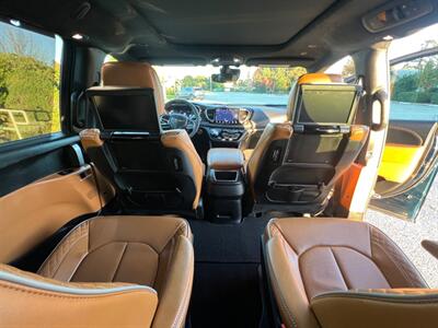 2022 Chrysler Pacifica Hybrid Pinnacle   - Photo 15 - Rancho Cucamonga, CA 91730