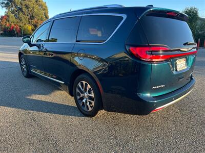 2022 Chrysler Pacifica Hybrid Pinnacle   - Photo 8 - Rancho Cucamonga, CA 91730