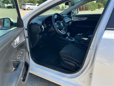 2023 Kia Forte LXS   - Photo 9 - Rancho Cucamonga, CA 91730