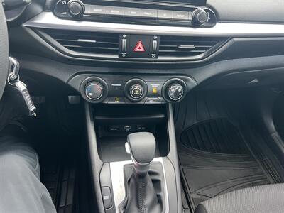 2022 Kia Forte LXS - Photo 7 - Rancho Cucamonga, CA 91730