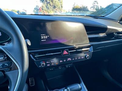 2023 Kia Niro EX Touring   - Photo 11 - Rancho Cucamonga, CA 91730