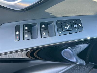 2023 Kia Niro EX Touring   - Photo 17 - Rancho Cucamonga, CA 91730