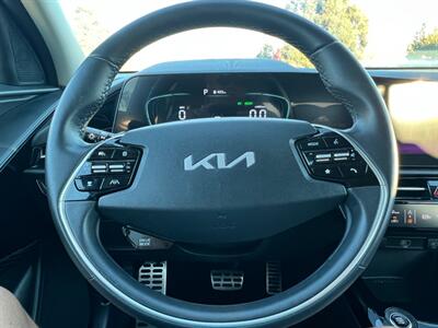 2023 Kia Niro EX Touring   - Photo 10 - Rancho Cucamonga, CA 91730