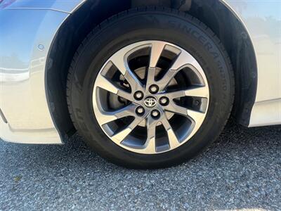 2019 Toyota Prius XLE   - Photo 20 - Rancho Cucamonga, CA 91730