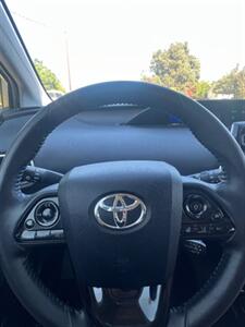 2019 Toyota Prius XLE   - Photo 10 - Rancho Cucamonga, CA 91730
