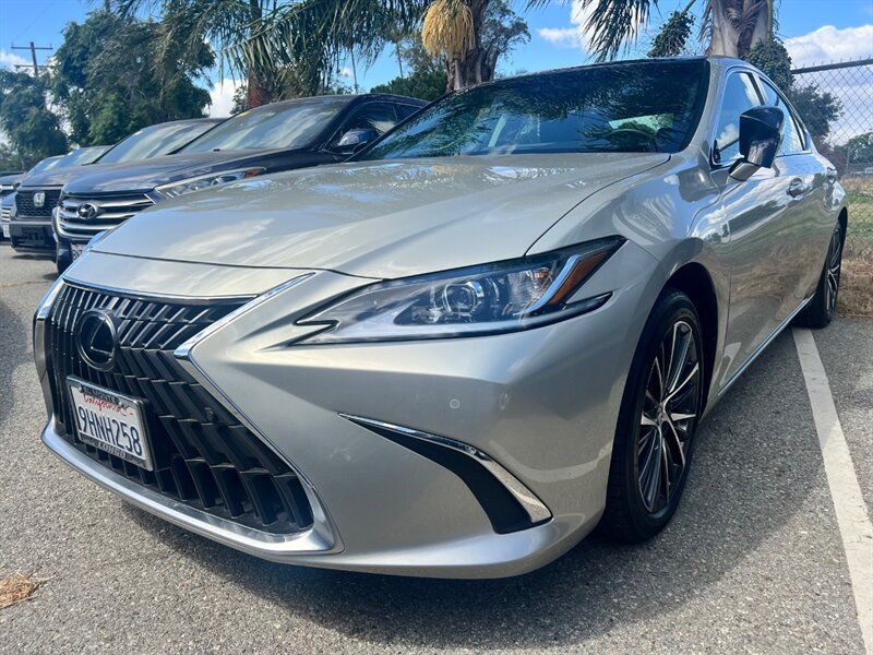2023 Lexus ES 350 350's photo