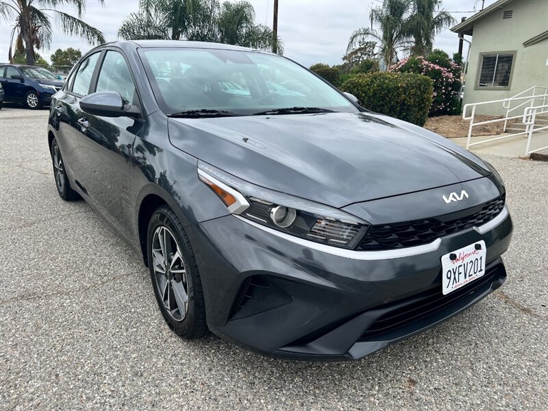 2023 Kia Forte LXS AT's photo