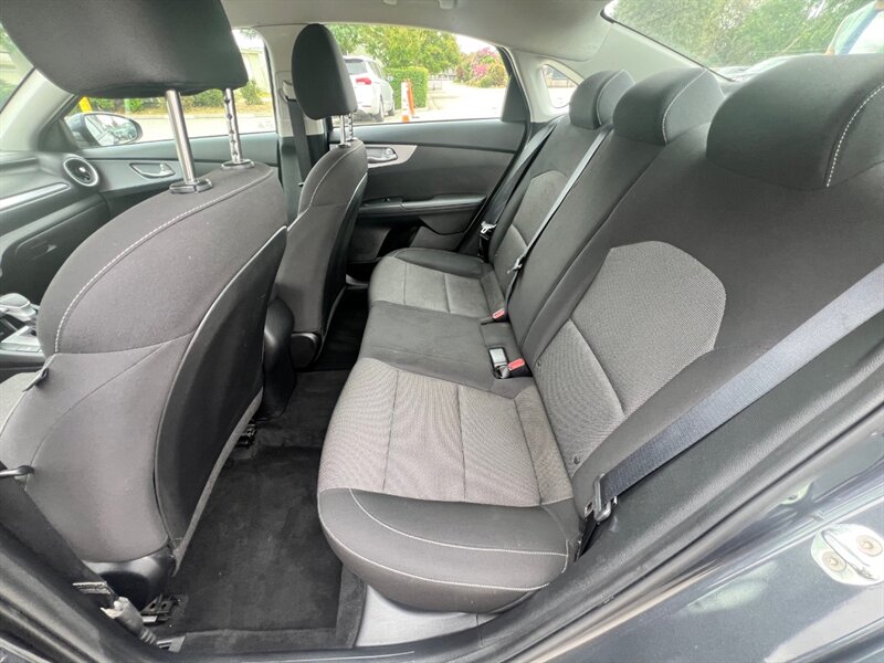2023 Kia Forte LXS - Photo 15