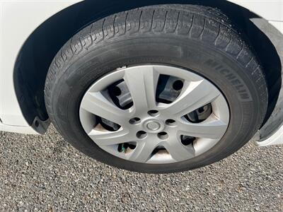 2011 Toyota Camry LE   - Photo 21 - Rancho Cucamonga, CA 91730