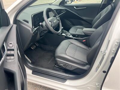 2023 Kia Niro EX Touring   - Photo 17 - Rancho Cucamonga, CA 91730