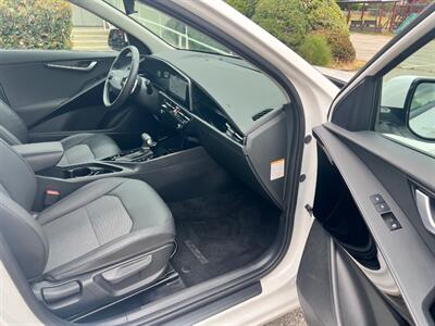 2023 Kia Niro EX Touring   - Photo 23 - Rancho Cucamonga, CA 91730