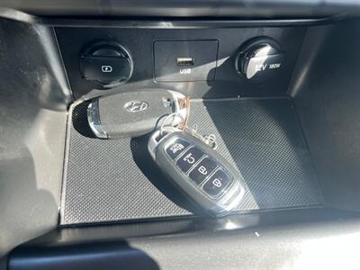 2023 Hyundai KONA SEL   - Photo 13 - Rancho Cucamonga, CA 91730