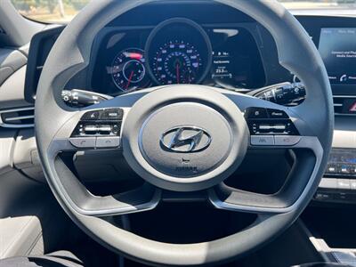 2023 Hyundai ELANTRA SEL   - Photo 9 - Rancho Cucamonga, CA 91730