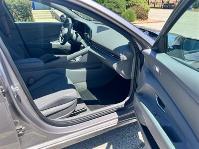 2023 Hyundai ELANTRA SEL   - Photo 16 - Rancho Cucamonga, CA 91730