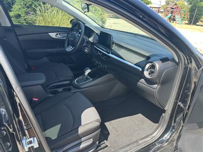 2023 Kia Forte LXS   - Photo 8 - Rancho Cucamonga, CA 91730