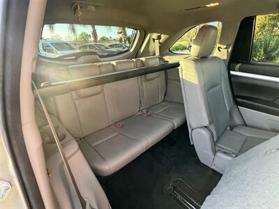 2016 Toyota Highlander XLE   - Photo 13 - Rancho Cucamonga, CA 91730
