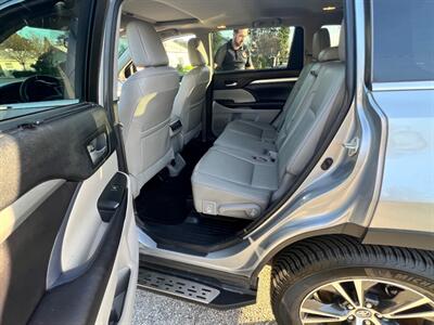 2016 Toyota Highlander XLE   - Photo 10 - Rancho Cucamonga, CA 91730