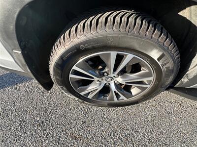 2016 Toyota Highlander XLE   - Photo 20 - Rancho Cucamonga, CA 91730