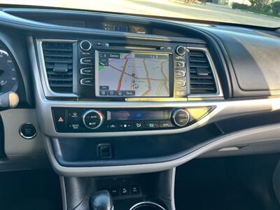 2016 Toyota Highlander XLE   - Photo 16 - Rancho Cucamonga, CA 91730