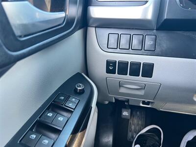 2016 Toyota Highlander XLE   - Photo 18 - Rancho Cucamonga, CA 91730