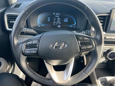 2023 Hyundai VENUE SEL   - Photo 16 - Rancho Cucamonga, CA 91730