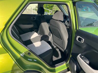 2023 Hyundai VENUE SEL   - Photo 12 - Rancho Cucamonga, CA 91730