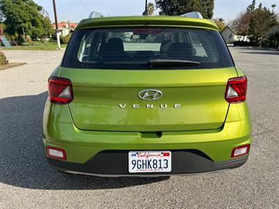 2023 Hyundai VENUE SEL   - Photo 5 - Rancho Cucamonga, CA 91730