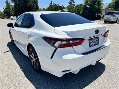 2021 Toyota Camry SE   - Photo 5 - Rancho Cucamonga, CA 91730