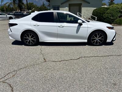 2021 Toyota Camry SE   - Photo 8 - Rancho Cucamonga, CA 91730