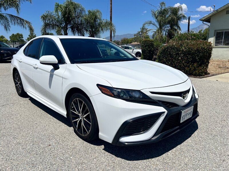 2021 Toyota Camry SE   - Photo 1 - Rancho Cucamonga, CA 91730