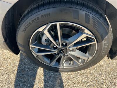 2023 Kia Forte LXS   - Photo 18 - Rancho Cucamonga, CA 91730