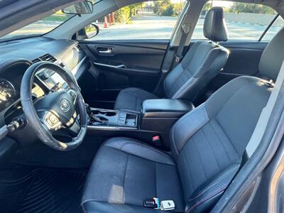 2017 Toyota Camry Hybrid SE   - Photo 10 - Rancho Cucamonga, CA 91730