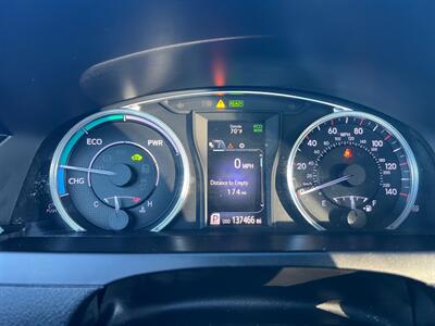 2017 Toyota Camry Hybrid SE   - Photo 16 - Rancho Cucamonga, CA 91730