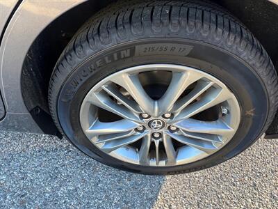 2017 Toyota Camry Hybrid SE   - Photo 26 - Rancho Cucamonga, CA 91730
